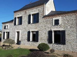 Pose de menuiserie en bois, alu et PVC – volet – portail – aménagement d’intérieur